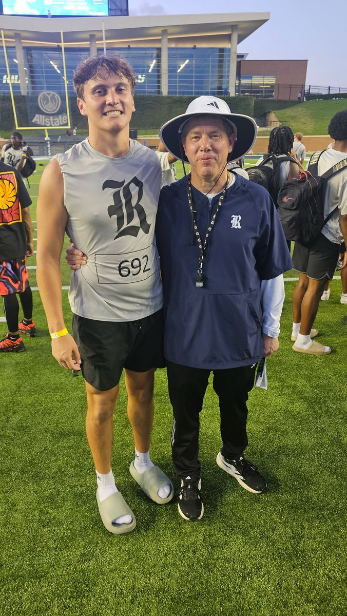 aiden_slansky's tweet image. Finished the summer with a great camp at @RiceFootball tonight. Thank you @WayneLineburg and @izeyafloyd for the work and coaching. #WE
@RiceAthletics @CoachMartin_18 @mcneill_josh @Coach_Stang @DogFootball