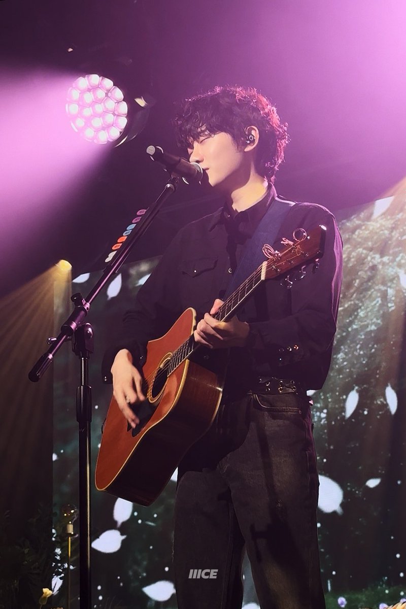IIICE_09's tweet photo. 💚현상이가 내게로 오는 날 https://t.co/KMCefhLd7Q