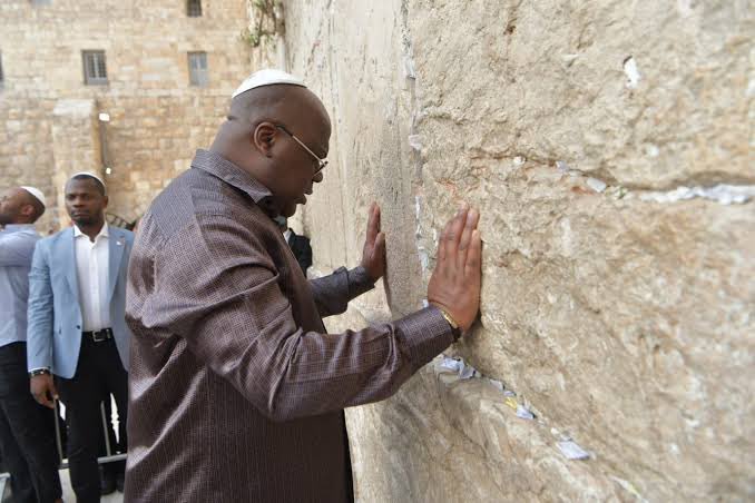 ali_naka's tweet photo. Dear Africans!!! 

Israelites  not inherently Christians.

Their Religion is Judaism 

Only 2% of Israel are Christians!

You are attending a wrong funeral https://t.co/Gj8WNX0e38