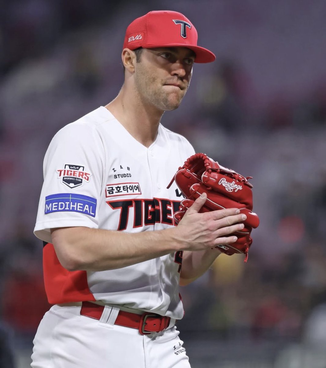 FREE KBO LOTTO PARLAY 🇰🇷🇰🇷

Let's All Cash In TOGETHER 🔥🔥

1) LIKE ❤️ + RT ♻️

2) Comment "Wake And Cash" 🗣️

3) Follow <a href="/DirtyBubbleBets/">Dirty Bubble Bets</a> 👑

I Will DM You The Lotto Tonight 📲

RUN THIS UP &amp; SHOW ME ENERGY ✈️