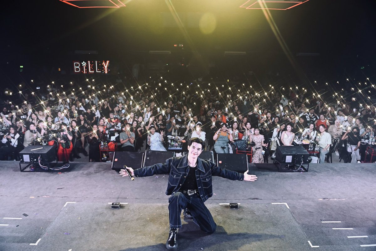 bbil1ypn's tweet photo. What's the night ! We're so LIT 🔥 
Love you with every beat of my heart my love ✨🤍
ขอบคุณทุกช่วงเวลาในคืนนั้นมีความสุขที่สุด ขอบคุณทุกรอยยิ้ม ทุกเอนเนอจี้ ขอบคุณทุกของขวัญ ทุกโปรเจควันเกิด มันสุดยอดมากๆ อยากให้มีแบบนี้ทุกเดือน รวมพลแบบนี้ทุกครั้งเลยดีมั้ย5555
รักที่สุดเลย บ้านเราน่ารักที่สุด 🤍 3.1ขวบ ที่โครตมันส์ !!!!! #star1ight ✨
#bbil1ypn #BILLY3to1CONCERT