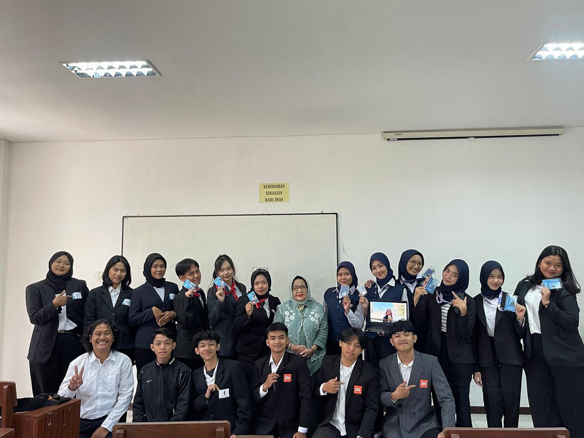 RennSigma's tweet photo. seru bangett belajar menjadi PR #banggaupnvjt #h25komdigupnvjt https://t.co/wOhDJjlDrY