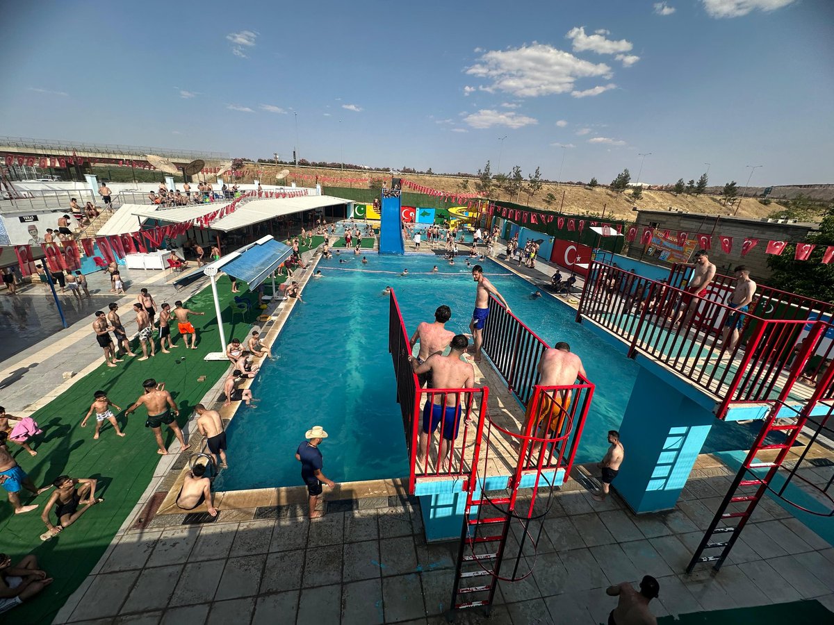 Kızılelma Yüzme Havuzu