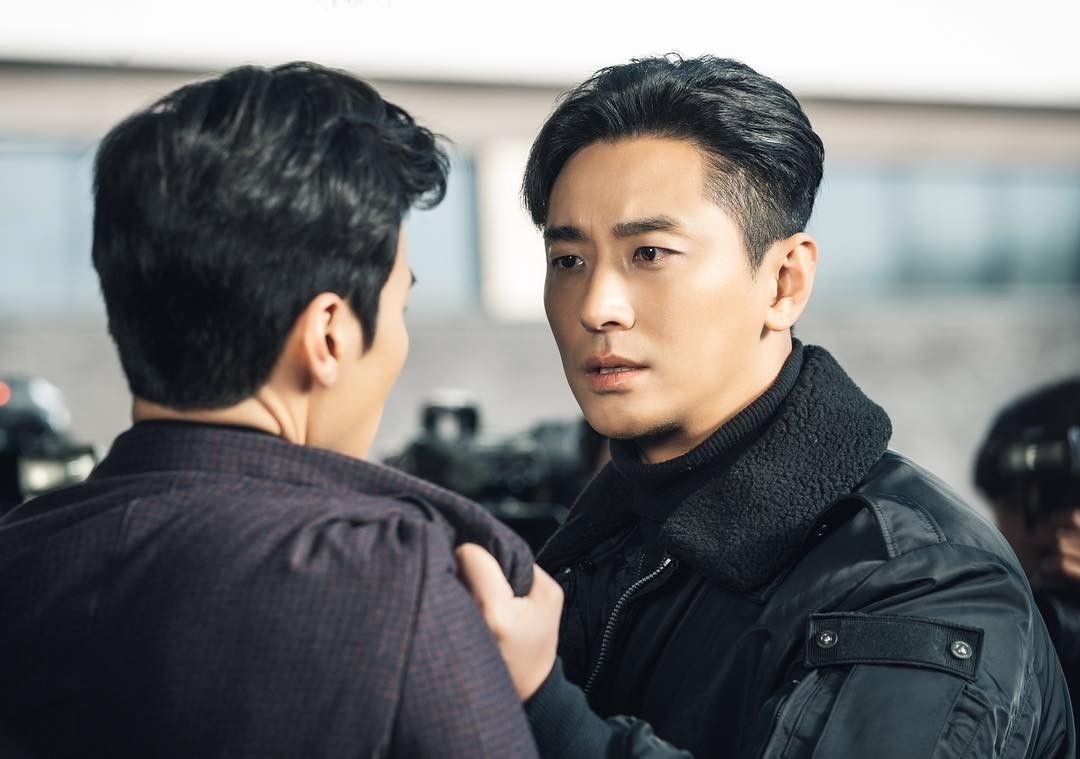 아저씨 저도 멱살 잡히고 싶어요