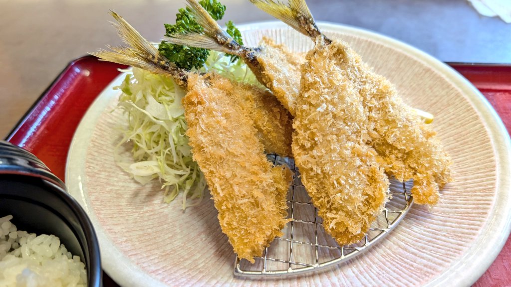 身がふわふわして美味かった🤤
 #生アジフライ #丸光亭