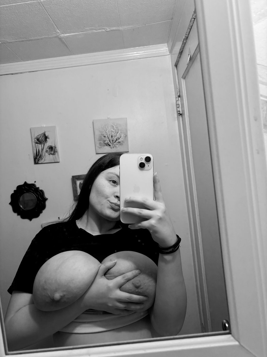 rileelovee tweet media