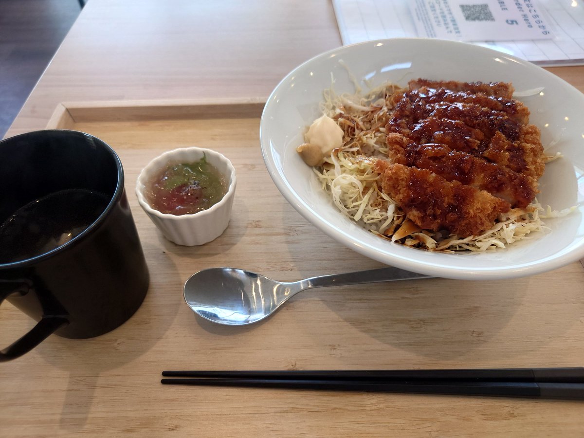 wunderbarbier's tweet photo. 松本駅の気温計が36℃。
歩くだけで、背中の汗が
びっしょり。
天然の低温サウナと
思えば、大丈夫か。
ご馳走様でした。
#bestkitchen https://t.co/Ll58VMfIgZ