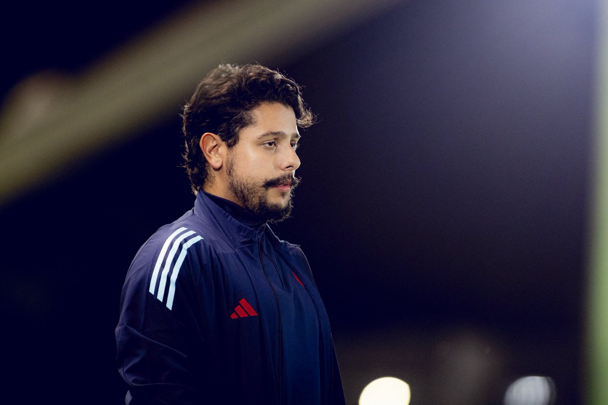 Primeira foto pelo fotógrafo do clube no primeiro Clássico em um campeonato Brasileiro, não tem como esquecer.... e que noite!!!!

Que ambiente criamos!! Que vestiário da equipe!! Que partidaça que fizemos!! Muito orgulho deles!!

CAMP. BRASILEIRO SUB17
FLAMENGO 04 x 03 BOTAFOGO