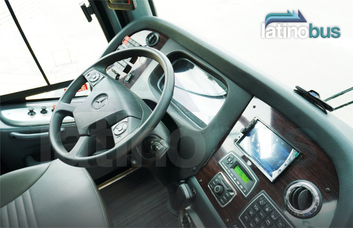 Nuestro #photoshoot antes de dormir: Marcopolo Paradiso 1200 New G7, Mercedes-Benz RS1945 con espejos digitales para Lipsa. Superpolo S.A.S Mercedes-Benz Buses Colombia Lipsa SoyYo #eMirrors #mercedesbenz