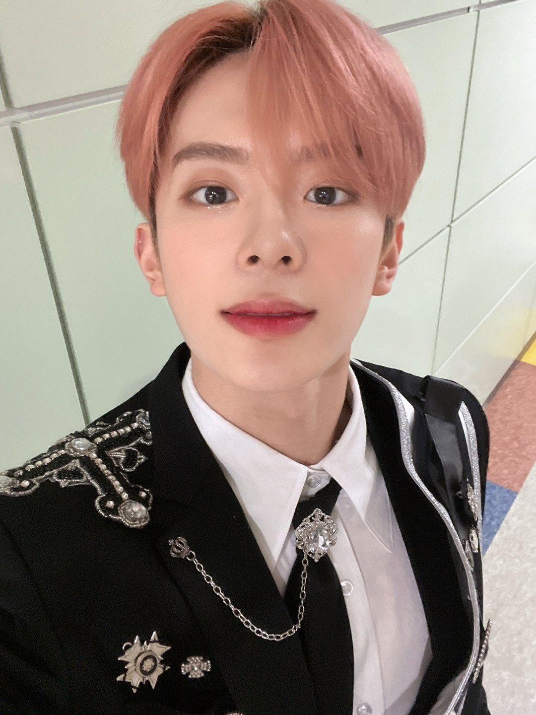 BIOGRAPHY - VERIVERY - UNIVERSAL MUSIC JAPAN