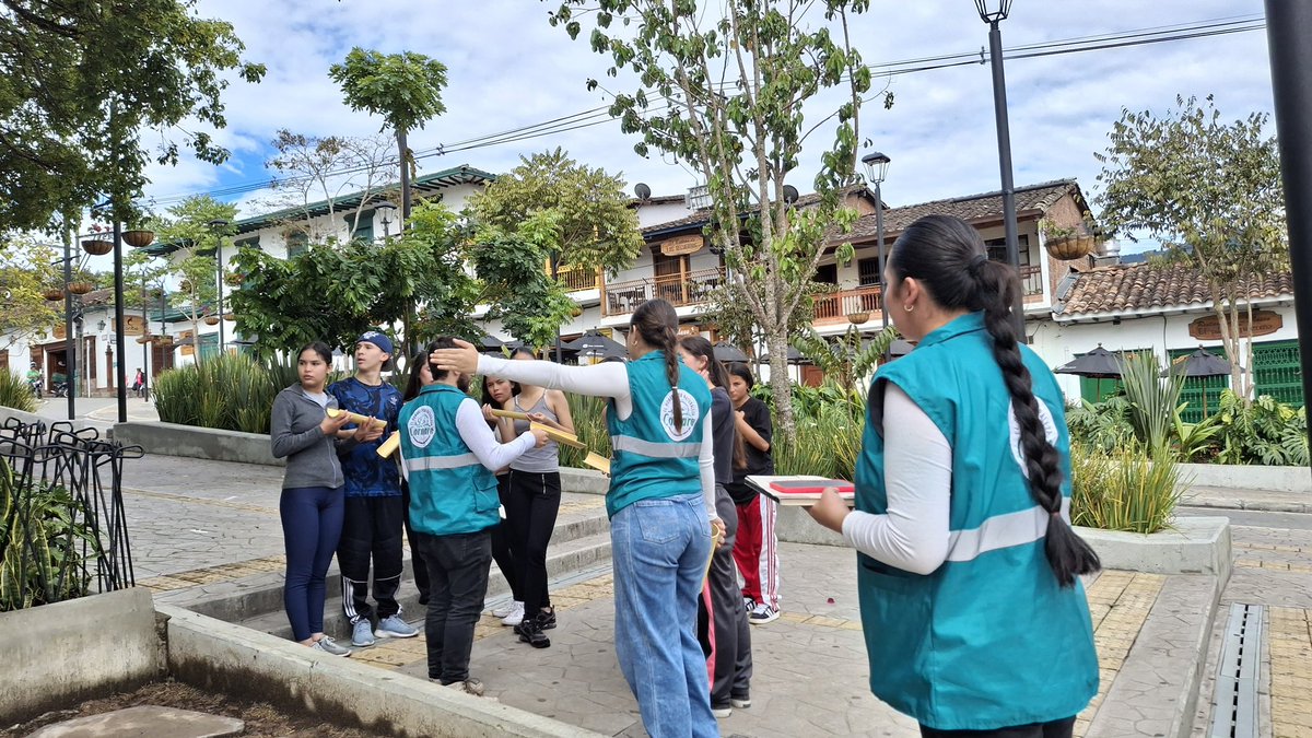 🌿 En el marco de la Semana de la Juventud de El Retiro, desarrollamos una jornada de educación ambiental desde la estrategia Jaguares 🐆, con la cual promovemos el liderazgo juvenil, fortaleciendo el compromiso de las nuevas generaciones con la protección del territorio.