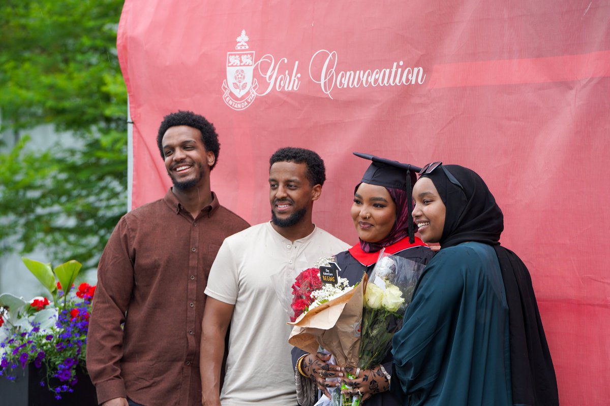 Congratulations to the Faculty of Health class of 2025 and welcome to the #YorkU alumni community! 🎉🎓