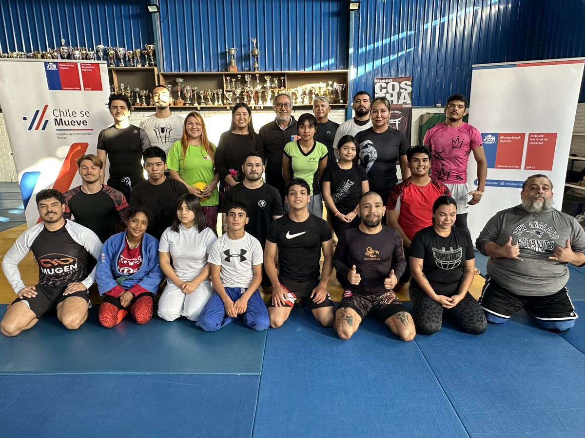Seremi del Deporte, Vania Llantén junto a Director Regional IND, Hernán Muñoz visitaron el taller de Grappling del programa #DeportedeParticipacionSocial que beneficia a más de 30 personas en #Iquique.

#ChileSeMueve

<a href="/MindepChile/">Ministerio del Deporte</a> <a href="/INDChileOficial/">IND Chile 🇨🇱</a>