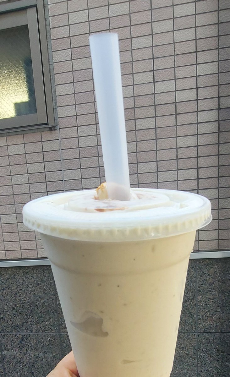 Sara16147's tweet photo. 美味しいジュース🍌のお店に行ってみた。
おすすめのココナッツミルク🐮にしてみた✨
とても濃厚で美味でありました✨

#銀座バナナジュース https://t.co/UDnCxCRIFY