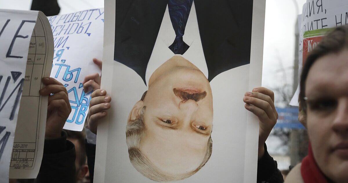 iSANS_CEE's tweet image. Desperate to stay relevant, Lukashenka’s regime has latched onto a new obsession this month: portraying Belarus as a neutral platform for Russia-Ukraine peace talks. More in the latest iSANS Monthly Propaganda Monitoring: isans.org/propaganda/pro…
Despite President @ZelenskyyUa's…
