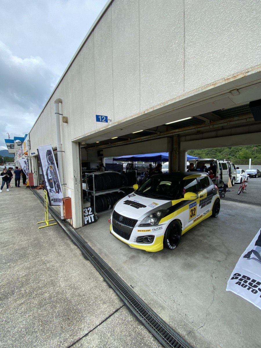 BrushupPro's tweet photo. 緩募売り60万円
書類あり
スイフトスポーツ
社外品ECU
クスコLSD
オーリンズサスペンション
オイルクーラー
リア3点ロールゲージ
バケットシート
トラストマフラー
エンジンマウント強化品
内装有りサーキット走行OK
A/C付き、
ラッピングは剥がして渡します。 https://t.co/gTYumTs0SE