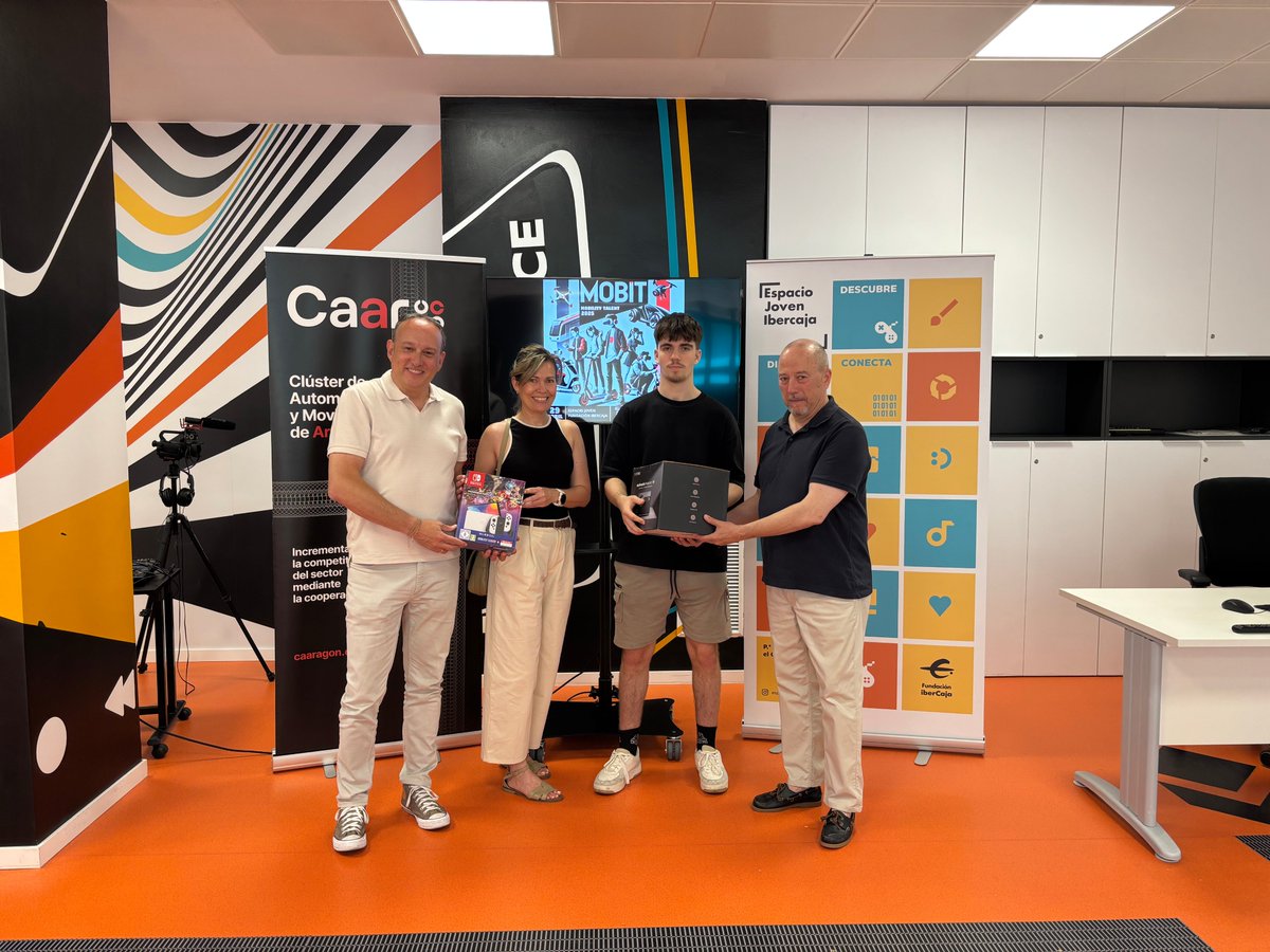 ¡Ya tenemos ganador del sorteo del #MOBIT2025! ¡Enhorabuena Héctor Zorita, alumno de 1ºde bachiller del IES Goya!
Durante el evento organizamos un sorteo entre los participantes como forma de agradecimiento por la gran acogida.
El premio:
📽 Un proyector
🎮 Una Nintendo Switch