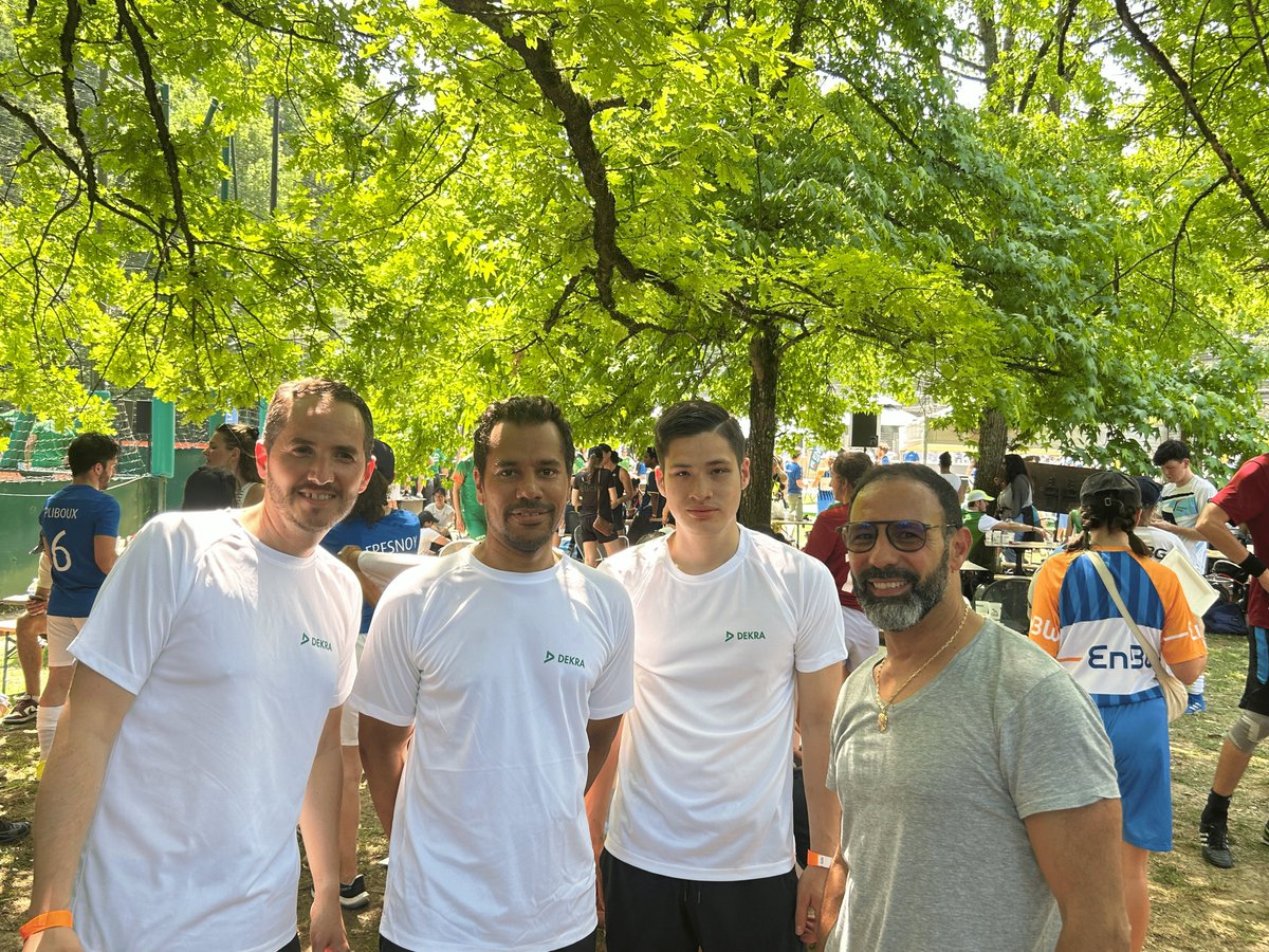 ⚽️Quand l’esprit d’équipe sort du bureau pour fouler le terrain... DEKRA a eu le plaisir de participer au tournoi de #FootEolien inter-entreprises organisé à l’Urban Soccer de Meudon par <a href="/f_renouvelables/">France renouvelables</a> ! Un grand bravo à l’équipe DEKRA pour sa mobilisation et son énergie !