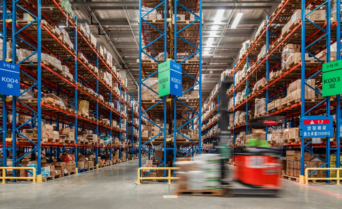 Our new Chongqing beverage warehouse is live! Partnering with Bottle Planet Group, we’ll deliver seamless supply chain support to top brands like Jiangxiaobai &amp; Meijian—online and offline.Fragile bottles? Counterfeits? No problem. Cheers to what’s next!  #Logistics #supplychain