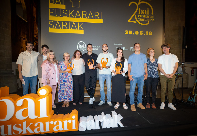 ✨Bai Euskarari: 25 urte eta aurrera✨

Grupo  Gisma, Egarri Edariak eta AZTI izan dira 2025eko Bai Euskarari Saria  jaso duten entitateak; Pello Reparaz musikariak Bai Euskarari Laguna  saria jaso du, eta Bai Euskarari Ziurtagiriaren 25. urteurreneko  dokumentala estreinatu da.