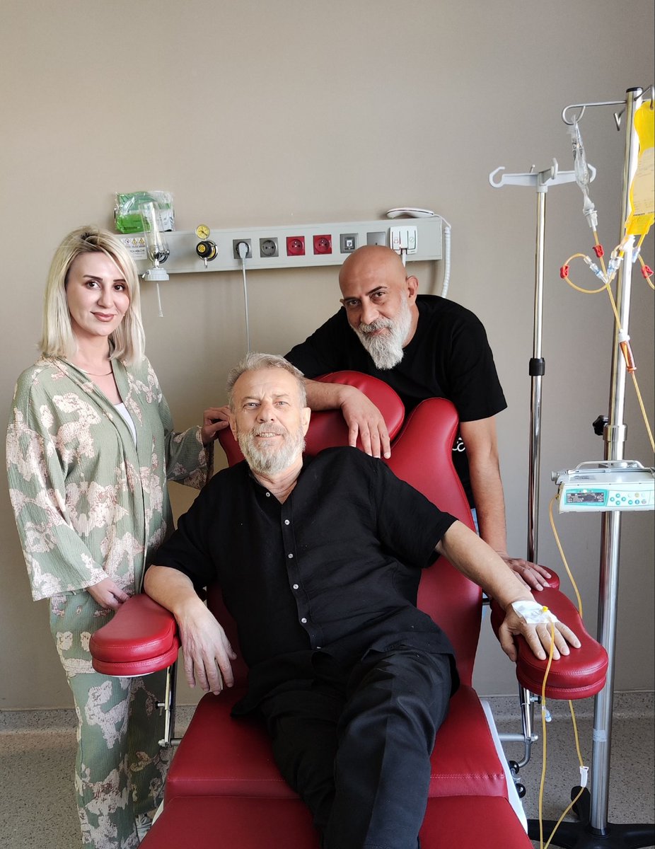 asekeroglu23's tweet photo. Bugün, benim çok kıymetli gardaşım,diş hekimi hocam, Hüseyin eker ziyaretime geldi.Canım gardaşıma çok teşekkür ederim... https://t.co/pinrCSscQy
