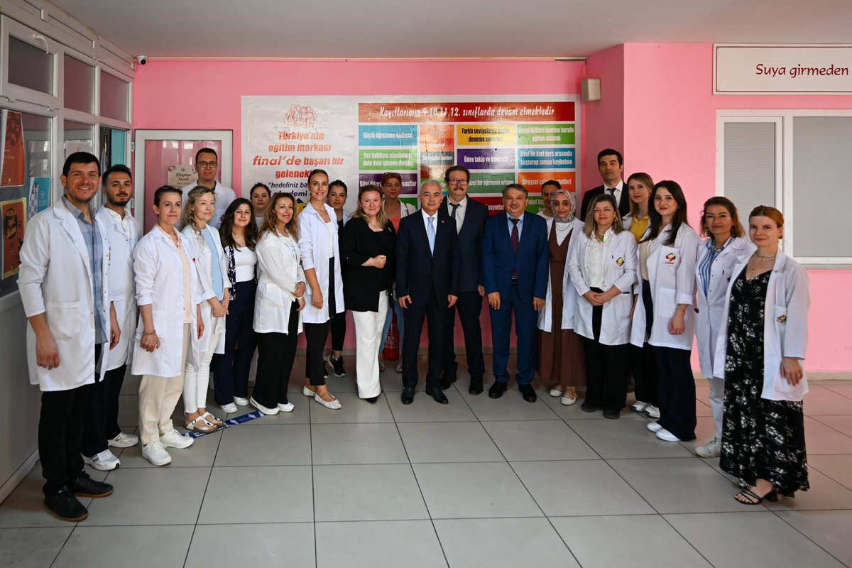 Valimiz Sayın Uğur Turan, il genelindeki eğitim kurumlarına yaptığı ziyaretler kapsamında Final Akademi Anadolu Lisesini ziyaret etti. Ziyarette okul yönetimi ve öğretmenlerle bir araya gelen Vali Turan, eğitim-öğretim faaliyetleri hakkında bilgi aldı.⤵️