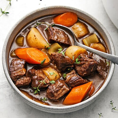 IsaacGotDatSwag's tweet photo. oldhead meal. 
beef stew with and potatoes and carrots. 
you don’t see this too often anymore. what a shame. https://t.co/F7CmnJICEg