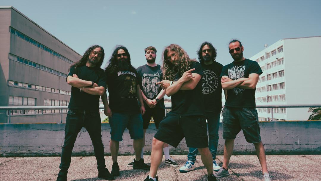 AlexIrongirl's tweet image. Esta noche en Cuerdas de Acero hablaremos de lo que se cuece en la escena gallega de rock y metal y entrevistaremos en directo a la banda que tanto nos gusta: @Scarecrowgz. No te lo pierdas a partir de las 21h en 101.8 FM o en streaming radiotopo.org/programa/cuerd…