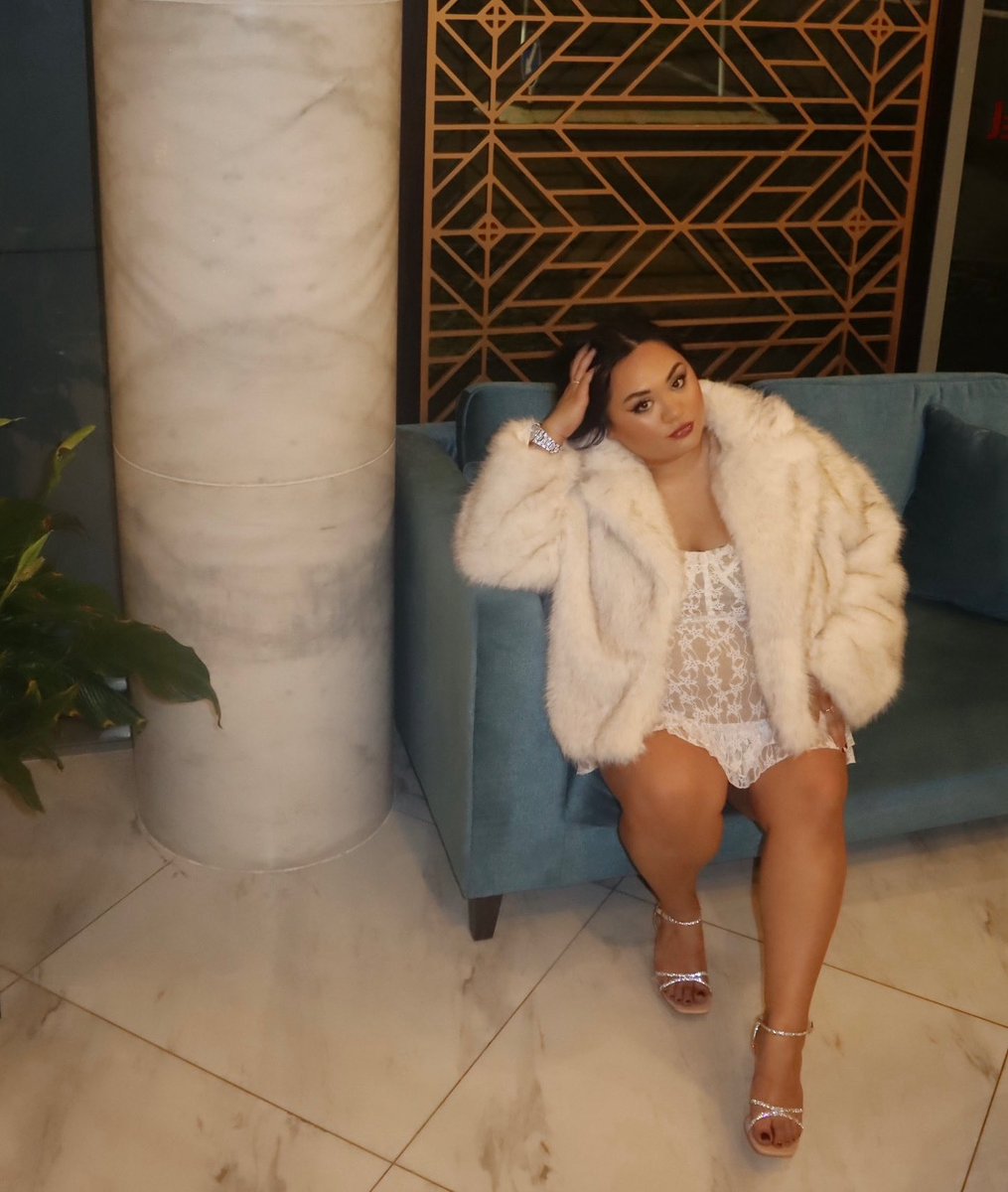 _chaaarde's tweet image. I’m just a girl