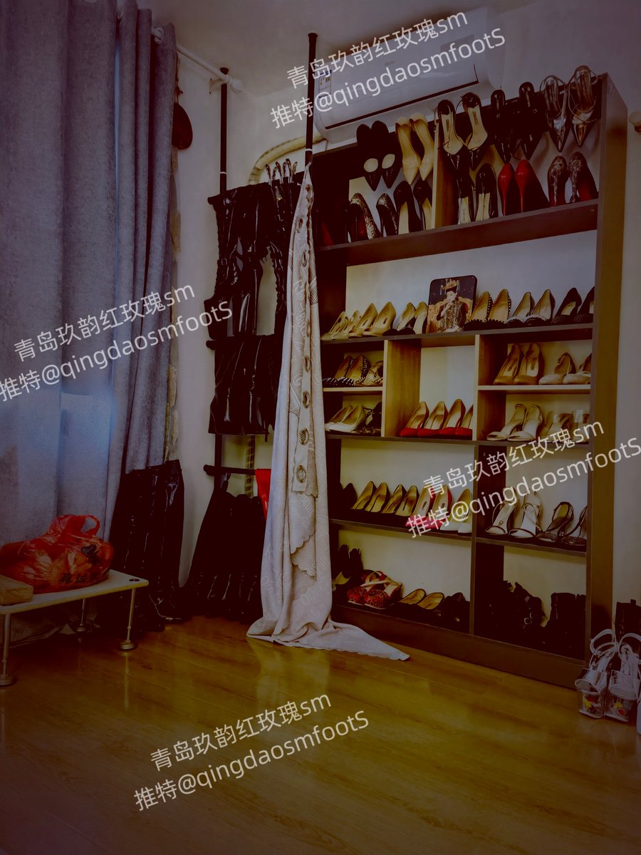 #高跟鞋 #皮靴 #运动鞋 #短靴 #凉鞋 #恨天高 #尖头高跟鞋 #细跟高跟鞋 #尖头皮靴 #超高皮靴 #鱼嘴高跟鞋  #鞋底奴 #舔鞋