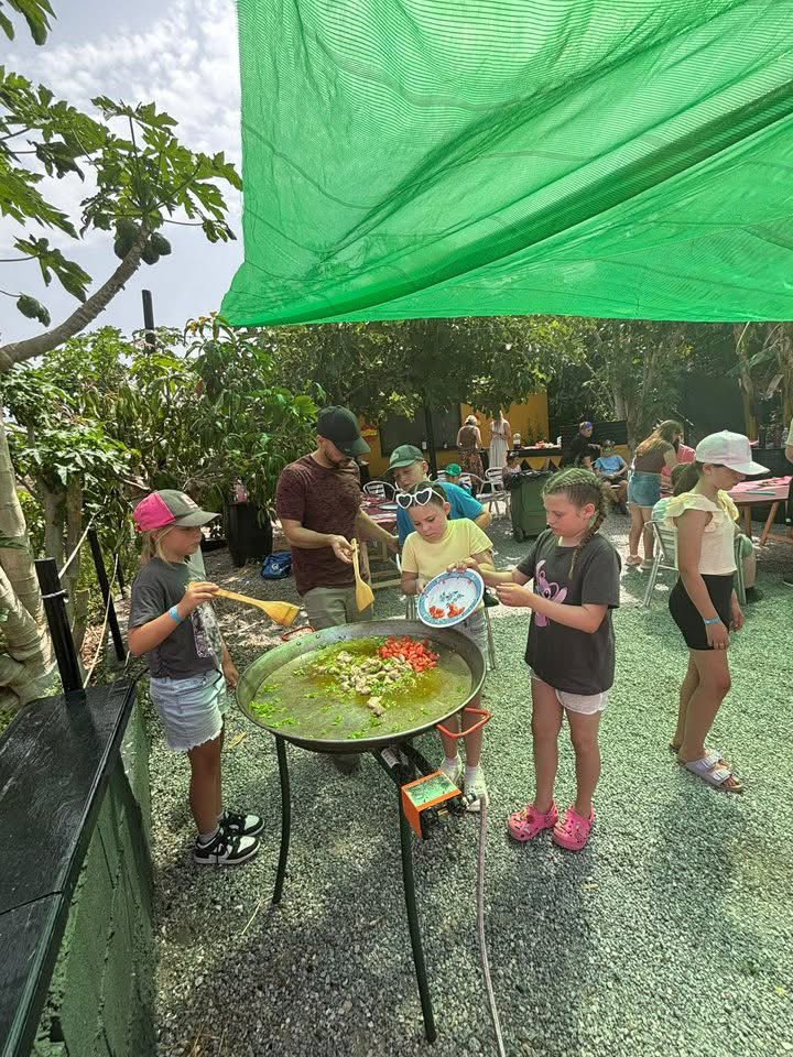 MarineAcademy's tweet photo. Last week, we took 30 children on our very first Spanish residential. ๐ It was a memorable trip full of culturally enriching experiences, including a visit to a primary school and an organic farm consisting of a paella making workshop. ๐ฅ@TedWraggTrust #MakingAspirationsPossible https://t.co/LOhFCizRiw