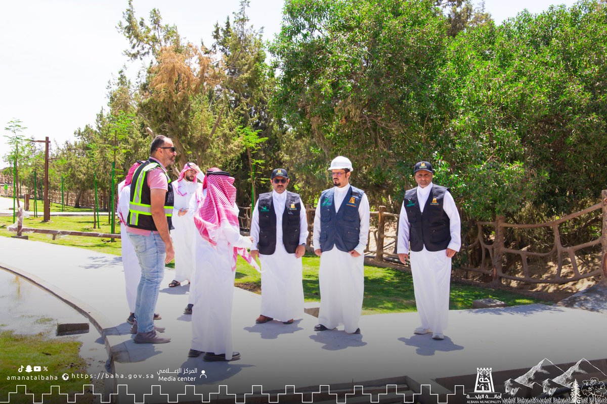 amantalbaha's tweet photo. #يحدث_الآن |

#أمين_منطقة_الباحة د. علي السواط وقيادات الأمانة و #رئيس_بلدية_محافظة_القرى يقفون ميدانياً على سير المشاريع والخدمات #البلدية في #محافظة_القرى.

وقد وجه أمين المنطقة بسرعة إستكمال الأعمال ورفع الجاهزية لصيف هذا العام. https://t.co/9xxTcLm440