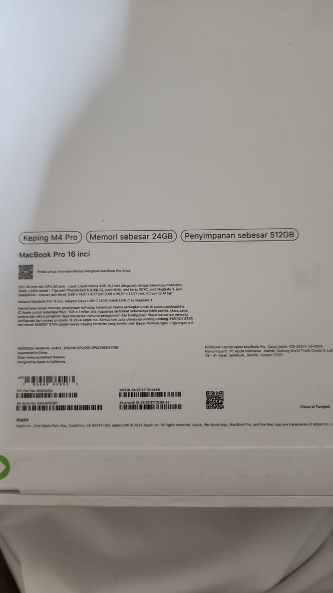 anisyaahnm's tweet photo. WTS!!! Macbook Pro M4 16 Inc 512GB BARU SEGEL IBOX, gakepake jadi dijual aja krn ini hadiah. lempar harga boleh, harga barunya Rp. 42.250.000, gue kasih harga miring start Rp. 38.000.000 nego. COD ONLY GRAND WISATA TAMBUN BEKASI https://t.co/M49NBBLYLR
