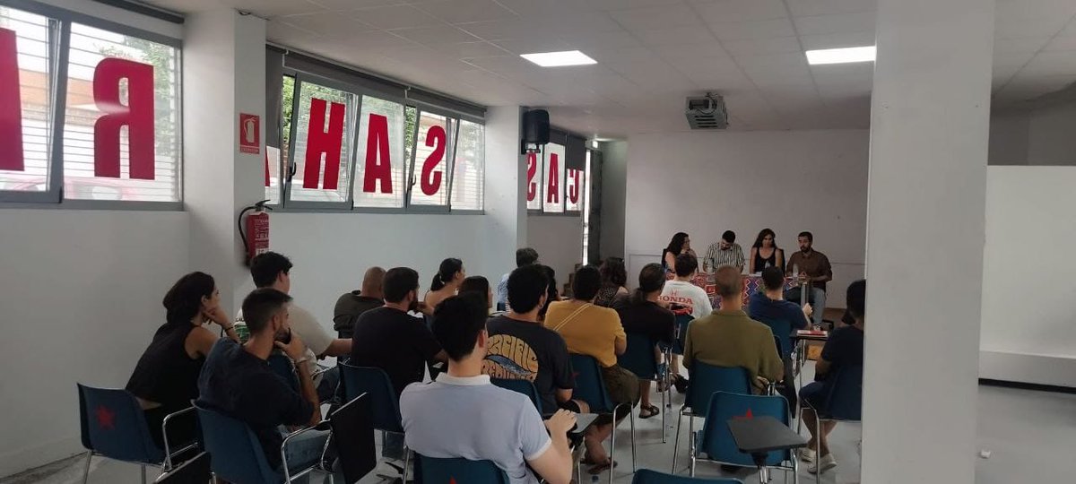 PCA Sevilla (@pca_sevilla) on Twitter photo ‼️📕 Ayer, en la presentación del libro 'Usar a Lenin', de <a href="/JesusR_Rojo/">Jesús Rodríguez Rojo</a>, con la participación de nuestra responsable de AgitProp y Secretaria Política de la UJCE Sevilla, <a href="/carmenrogo10/">Carmen Romero</a>. ‼️📕 Ayer, en la presentación del libro 'Usar a Lenin', de <a href="/JesusR_Rojo/">Jesús Rodríguez Rojo</a>, con la participación de nuestra responsable de AgitProp y Secretaria Política de la UJCE Sevilla, <a href="/carmenrogo10/">Carmen Romero</a>.
