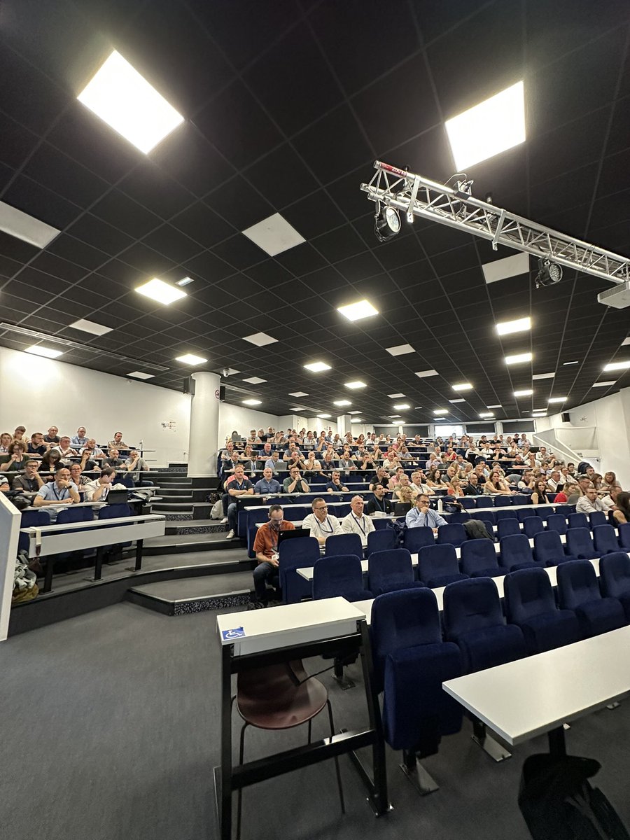 ProcureurLille's tweet photo. Ouverture du séminaire du parquet de Lille dédié à la lutte contre le trafic de stupéfiants et la criminalité organisée - techniques spéciales d’enquête et investigations internationales @PoliceNat59 @Gendarmerie et @douane_france de la #JIRS avec le concours de la @MILDECAgouv https://t.co/4Vtky7Vm6Y