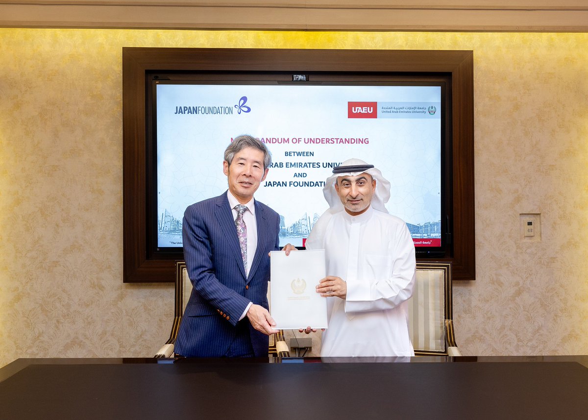 uaeambjapan's tweet photo. تم توقيع إتفاقية بين جامعة الإمارات ومؤسسة اليابان لعقد إمتحان اللغة اليابانية JLPT في جامعة الإمارات ابتداءً من شهر ديسمبر ٢٠٢٥

امتحان الكفاءة في اللغة اليابانية (JLPT) هو اختبار موحد لتقييم وإثبات إتقان اللغة اليابانية لغير ال��اطقين بها

https://t.co/eE8yzb7grr

https://t.co/GRtwWwMD0Q