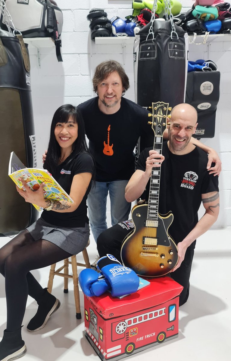 Ya estamos haciendo los grupos para el SUMMERCAMP 2025 del 7 al 25 de Julio junto a nuestros compañeros de Metropolitan English School y Academia LEM.

Aprende de manera divertida Boxeo, Inglés y Música de 9:30 a 14:00.

Para chicos y chicas de 5 a 14 años.

Últimas plazas!