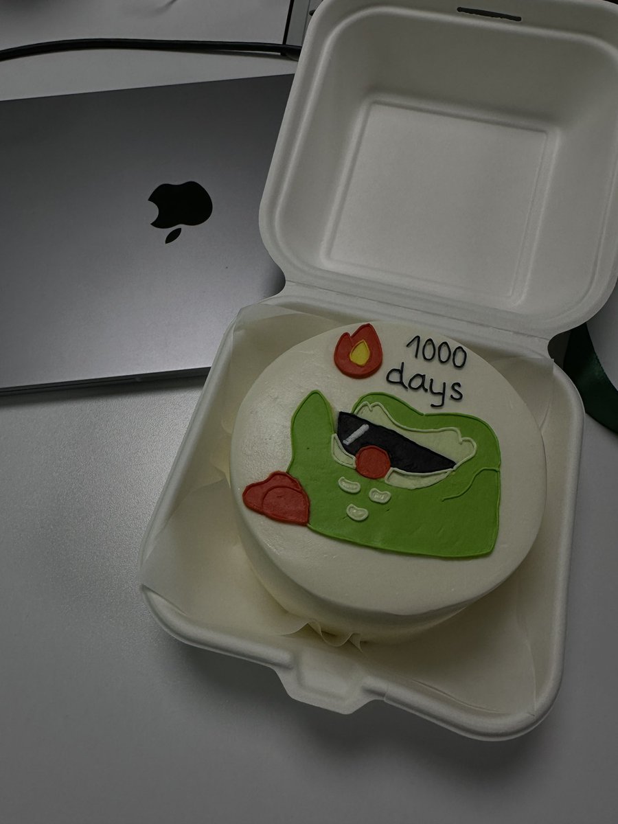 А вы знали, что если 1000 дней подряд ебать Сову, то вам положен тортик?