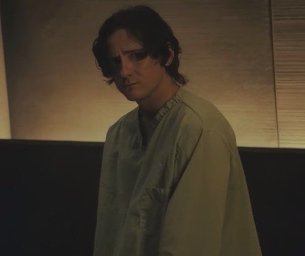 “bob would be a cat” “bob would be a dog” NO if bob was gonna be any animal he would be a pangolin. like look at those nervous hands and sad eyes that’s him