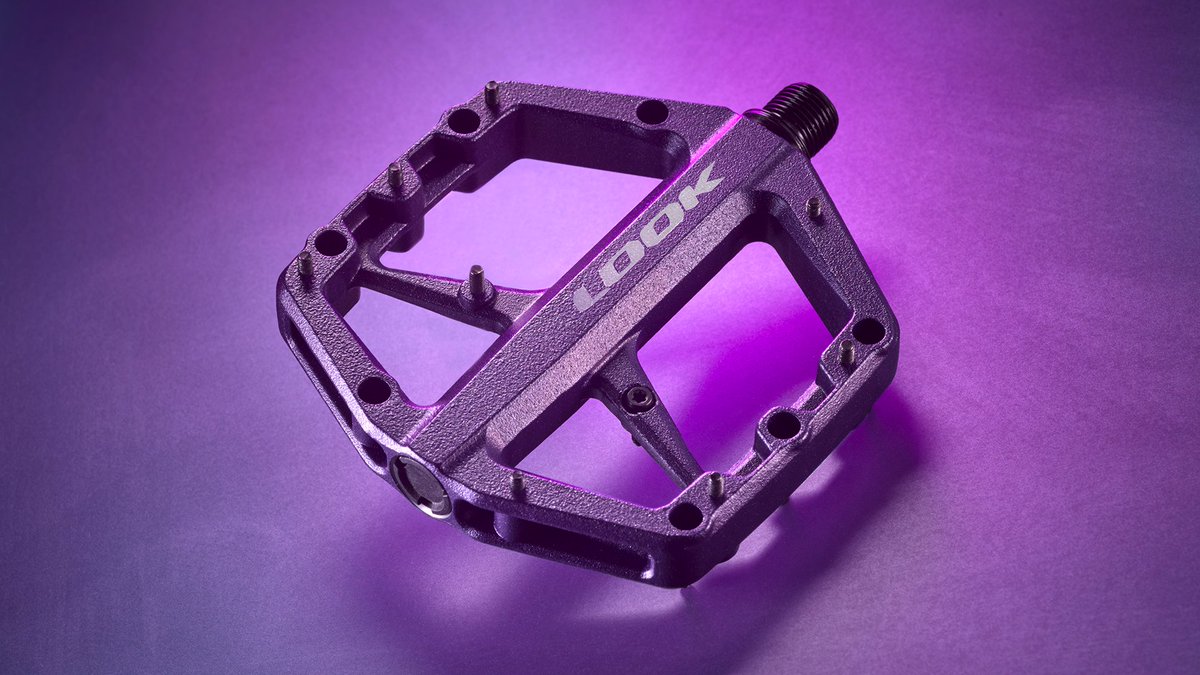 New Trail Roc - Locked in for every run 🔒
 
- Made in 🇫🇷 for max grip &amp; control
- Wide concave platform
- 8 pins per side. 
 
Built to last, made to shred 💥.
 
Find out more 👉 bit.ly/NewTrailRoc_LO…
 
#lookcycle