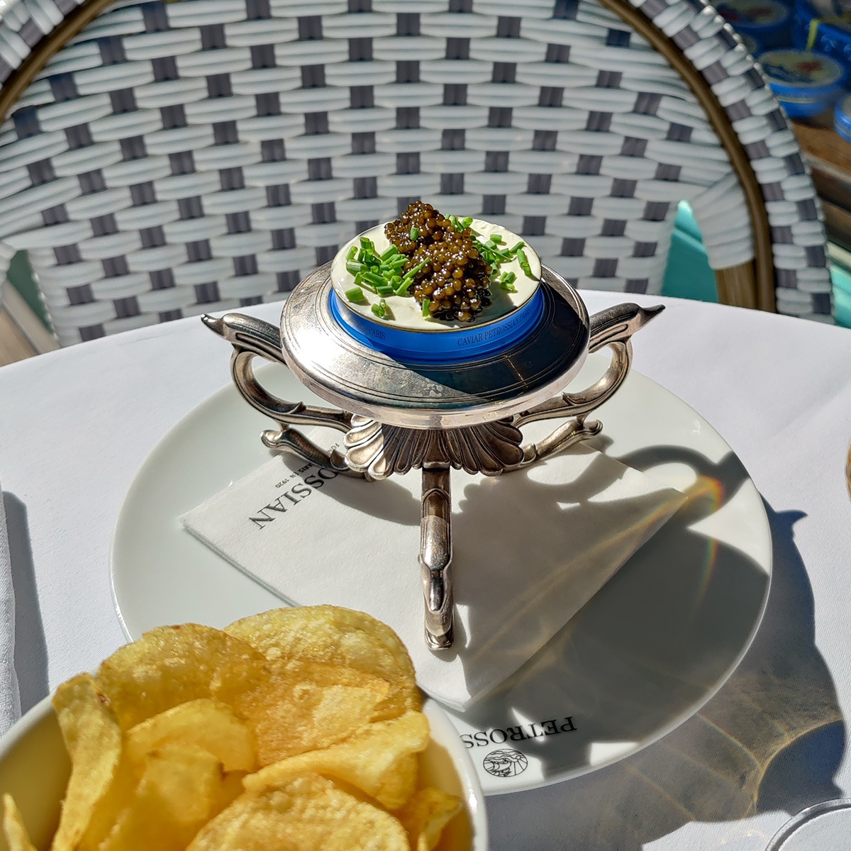 petrossianuk's tweet photo. On special in the heart of South Kensington: lightly-salted crisps and a choice of Ossetra or Baeri Baika® caviar.
#Caviar #Ossetra #Baika #SouthKensington #London #Specials #Petrossian #PetrossianUK https://t.co/K2grc8Oq2M