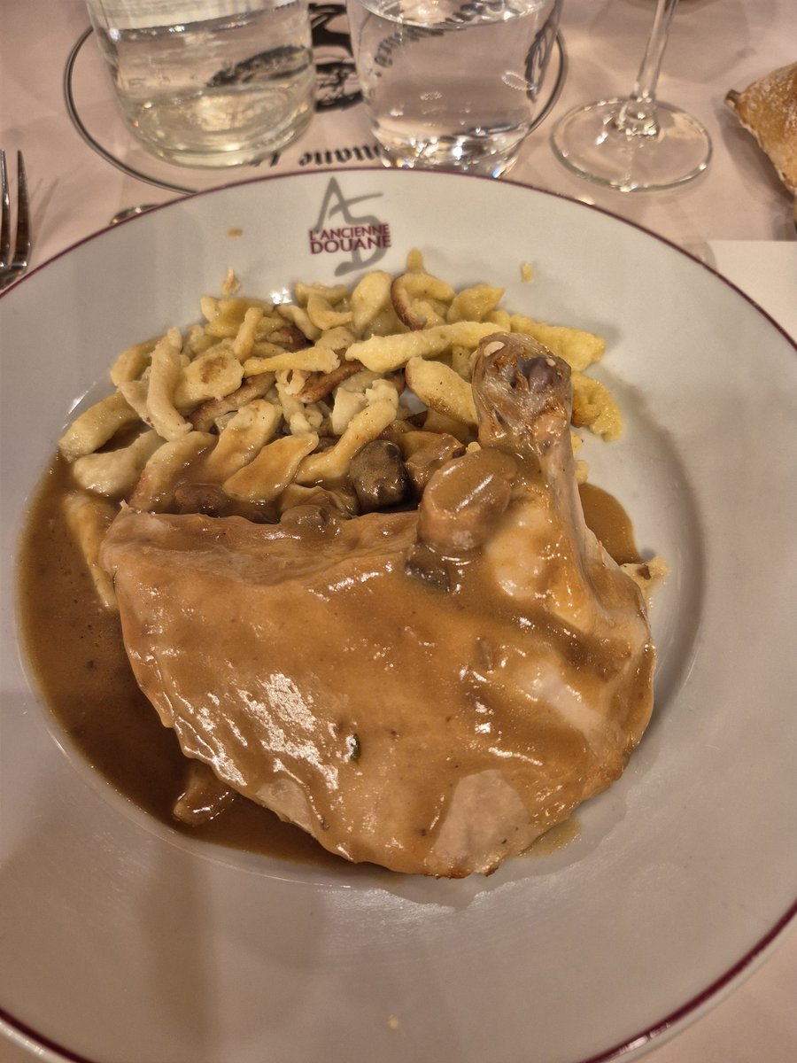 RJonathan59's tweet photo. Repas de soirée pour l équipe #RN59 offert par nôtre député européenne @melanie_disdier en présence du député européen @mvalet_officiel ,collaborateur @WatremezPA ainsi que #Caroleleclerq #PatriceRNValenciennes #SébastienLefèvre https://t.co/SDQrFtq8Eh