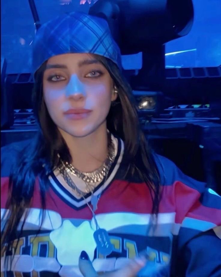 venus ✨ tweet media