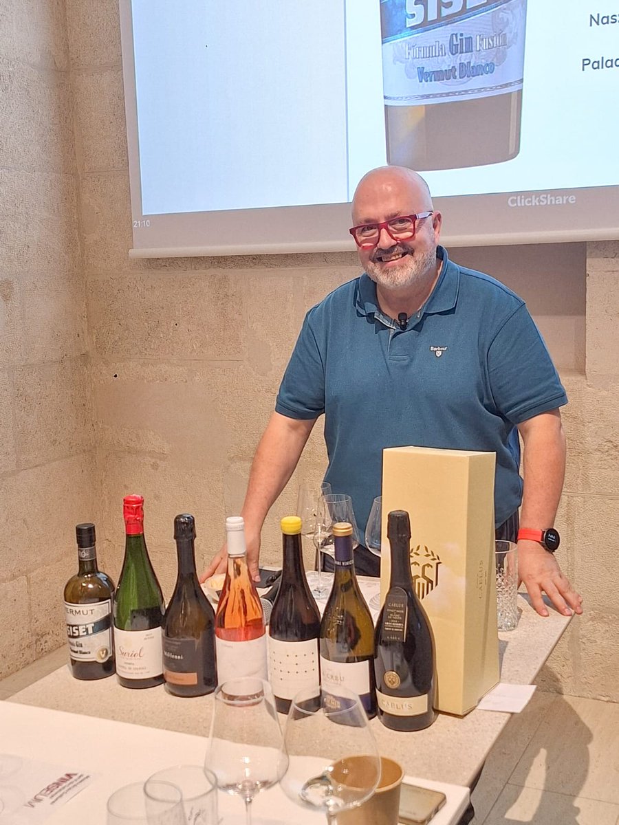 Ahir al Tast dels Cellers del Trimestre amb els Amics d'Honor del #VINSEUM

🍾U MES U
🍾Pere Ventura Family Wine Estates
🍾Vallformosa
🍾L'Olivera
🍾Eudald Massana 
🍾Can Suriol
🍾Mascaró

Gràcies a tothom per venir!!!! 

#MuseudelViCatalà #MuseudelVi #ViCatalà