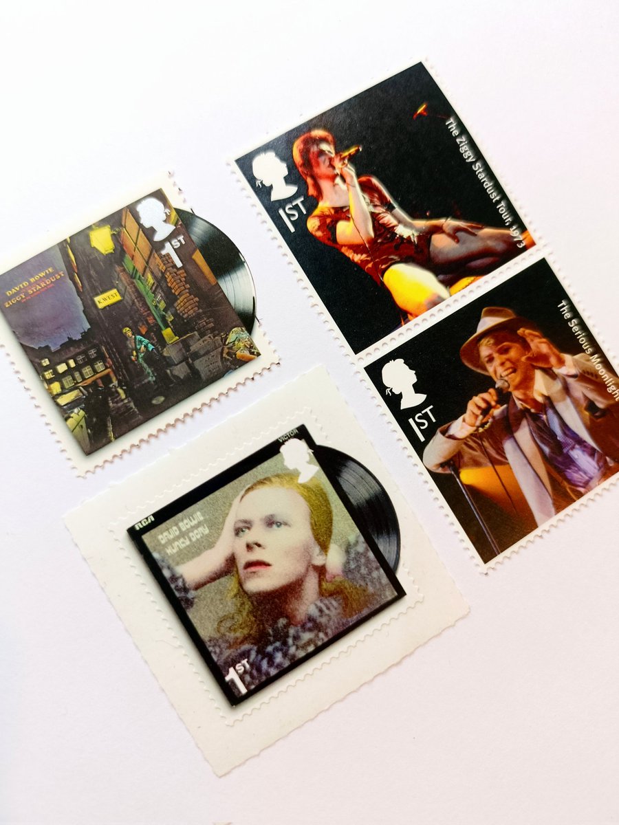 Just arrived...
4 x David Bowie stamps.
Now I don't normally get excited by just 4 stamps, but when 4 Bowie stamps arrive it's exciting! 🎶🎶🎶🎶 #Bowie ⚡
pieceofthepast.co.uk/shop/ols/produ…