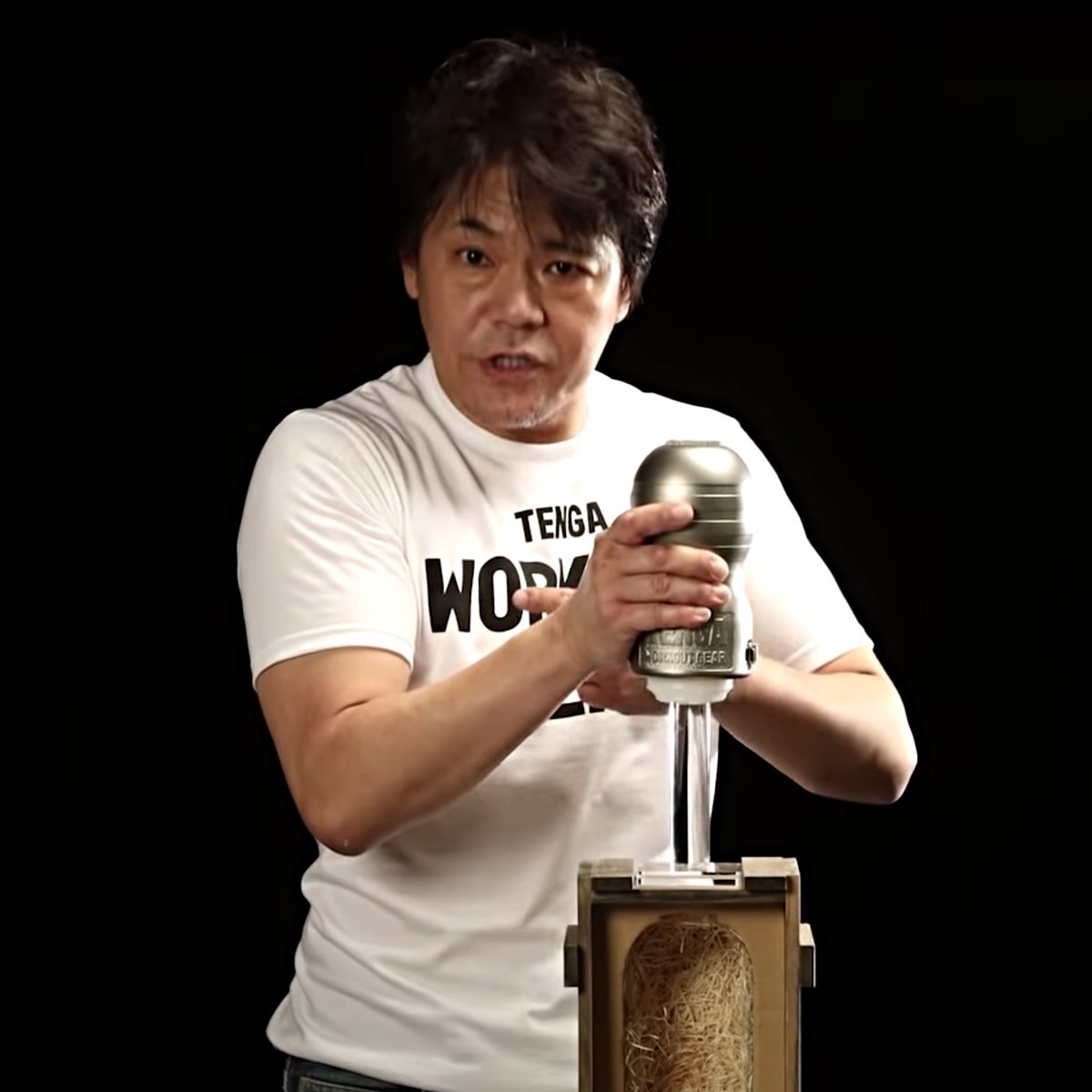 みなさん！社長にTENGA関連で聞いてみたいこと
あったりしますか？？？

※明日の「松本光一展」開催記念 松本光一トークイベントの質問コーナーでいくつかをピックアップして聞いてみます！！