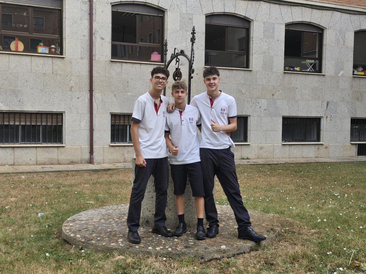 Orgullosos de nuestros alumnos de 4ºESO de C. Científica que han logrado el reconocimiento, mención y publicación de sus proyectos en la 5º  Edición del Proyecto colaborativo Smart Green Planet. Una año más sello verde en educación ambiental y universal. 
#SmartGreenPlanet.