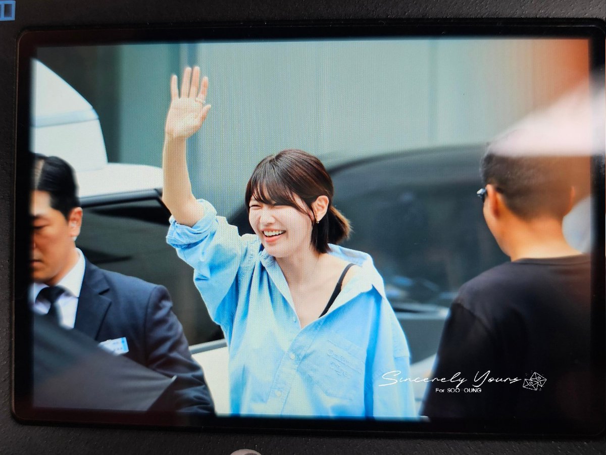 SincerelySY210's tweet photo. 250619 수영 브랜드행사 퇴근🩷
오늘도 고생했셩 📷💃
#수영 #최수영 #SOOYOUNG #choisooyoung #sooyoungchoi @sychoiofficial https://t.co/Eap5H5KfFy