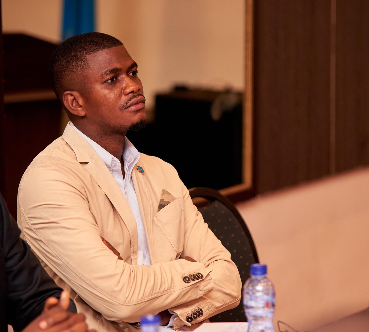 Kilosho Museme (@kilosho03) on Twitter photo 🇨🇩#RDC : La crise congolaise est exogène et endogène : la solution passera par une démarche exogène de #Washington #Doha et #UA, et une démarche endogène via le pacte social pour la paix et le vivre-ensemble de l'#ECC et de la #CENCO.
<a href="/BZahinda/">Bravo Zulu</a> <a href="/OMELONGA_LENS1/">LEN'S OMELONGA.MD</a> <a href="/bibikapinga243/">Bibi Kapinga</a> 🇨🇩#RDC : La crise congolaise est exogène et endogène : la solution passera par une démarche exogène de #Washington #Doha et #UA, et une démarche endogène via le pacte social pour la paix et le vivre-ensemble de l'#ECC et de la #CENCO.
<a href="/BZahinda/">Bravo Zulu</a> <a href="/OMELONGA_LENS1/">LEN'S OMELONGA.MD</a> <a href="/bibikapinga243/">Bibi Kapinga</a>