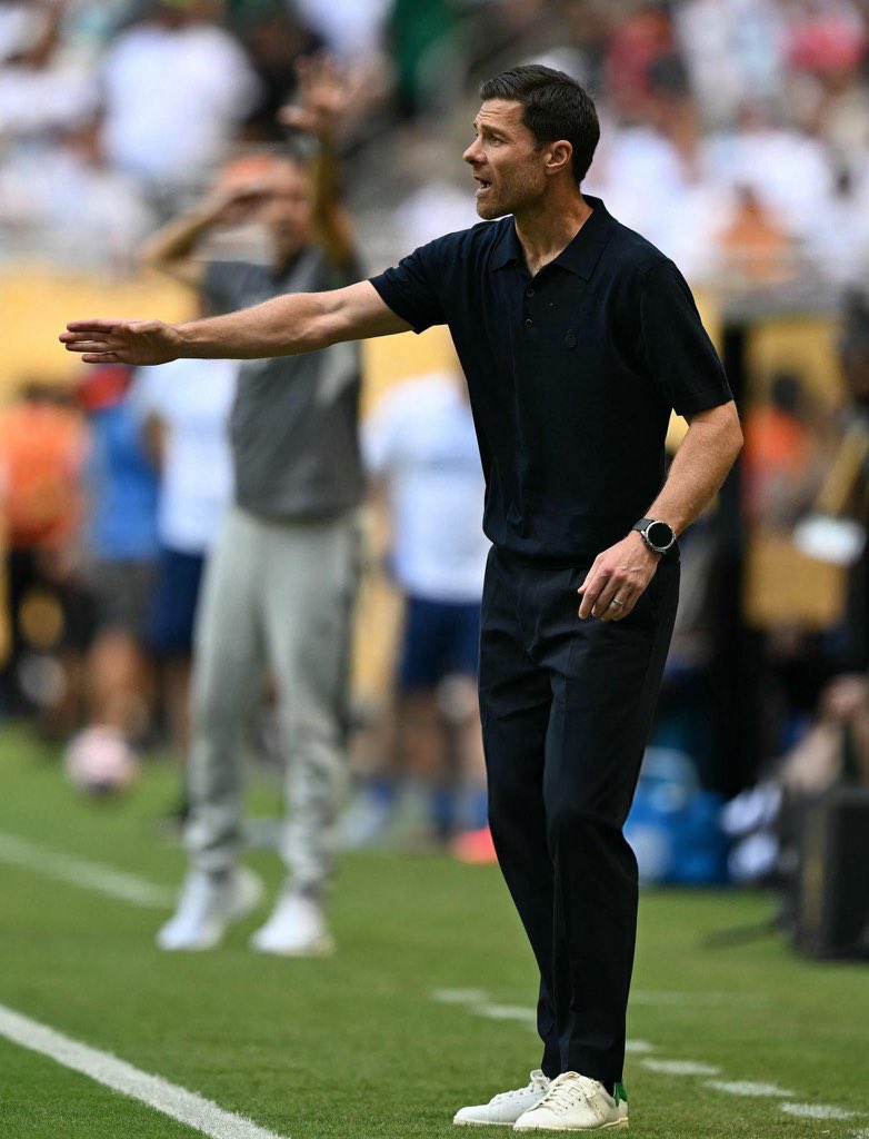 Sans manquer du respect à ce championnat je pense qu’il va nous servir de préparation pour la saison 2025-2026
Alonso pourra bien installer son système pendant ces matchs 
Les joueurs savent pour quel club ils jouent les gars et Mon Real Madrid ne se laissera jamais faire ⚔️🤍